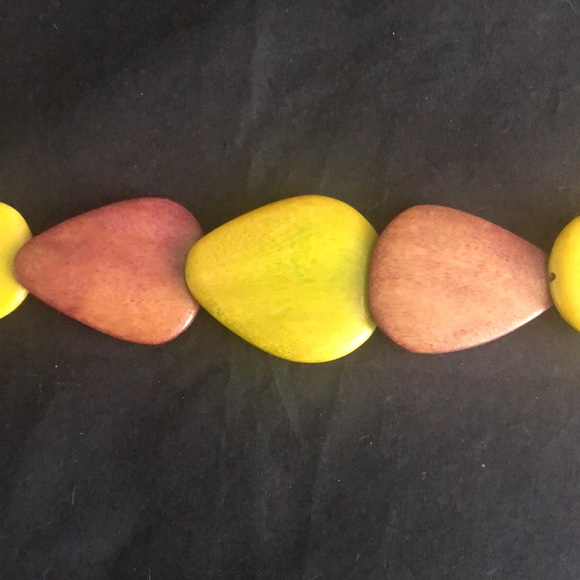 Lightweight smooth wood statement necklace - Picture 5 of 6